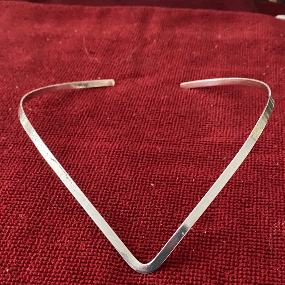 Elegant Silver Women's Necklace